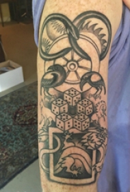 骰子纹身图案 男生手臂上创意的骰子纹身图片