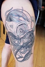 宇航员纹身图案 女生大腿上宇航员纹身图案
