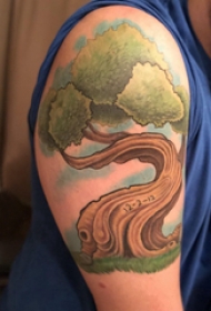 纹身树枝  男生手臂上彩色对的树枝纹身图片