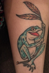 欧美小腿纹身 男生小腿上植物和青蛙纹身图片