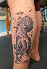 黑色章鱼纹身 男生小腿上三角形和章鱼纹身图片