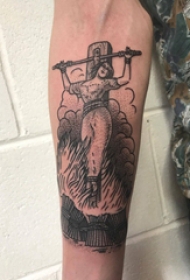 手臂十字架纹身 男生手臂上十字架和人物纹身图片