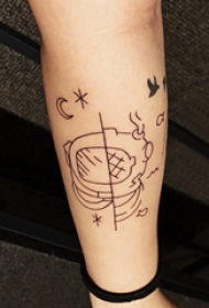 月亮和星球纹身  女生手臂上清新的月亮和星球纹身图片