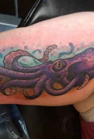 欧美小腿纹身 男生小腿上彩色的章鱼纹身图片