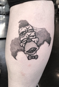 小丑纹身 男生小腿上黑色的卡通小丑纹身图片