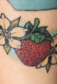 大腿 纹身图案    女生大腿上彩绘植物纹身图片