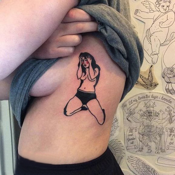 点击大图看下一张：性感纹身女郎 多款简单线条纹身素描性感纹身图案大全