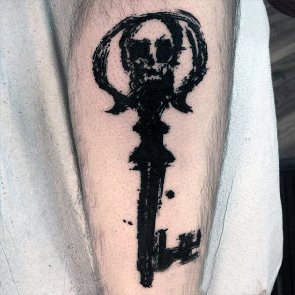 点击大图看下一张：钥匙纹身图案 多款黑灰纹身点刺技巧钥匙纹身图案