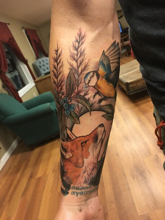 点击大图看下一张：小动物纹身 男生手臂上小鸟和狐狸纹身图片
