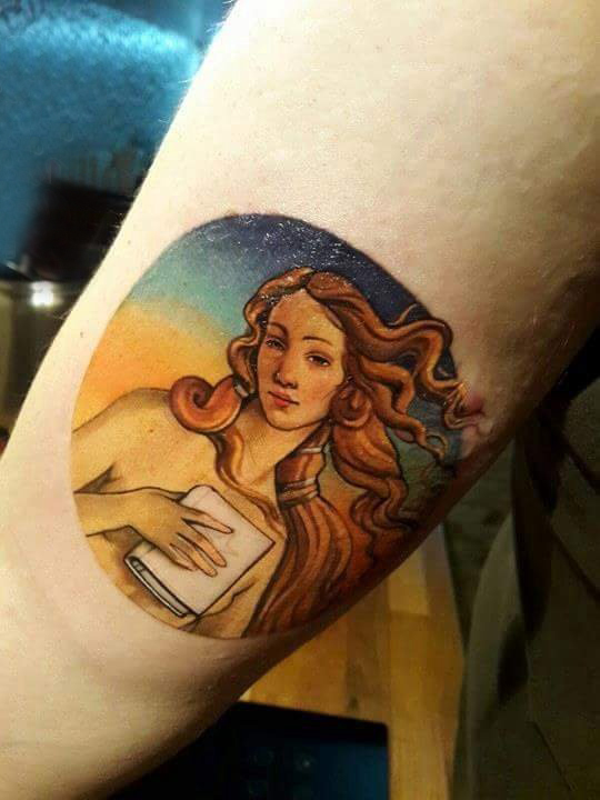点击大图看下一张：女孩人物纹身图案  女生小臂上彩绘的女孩人物纹身图片