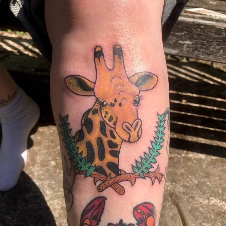 点击大图看下一张：长颈鹿纹身图案 多款彩色纹身动物长颈鹿纹身图案