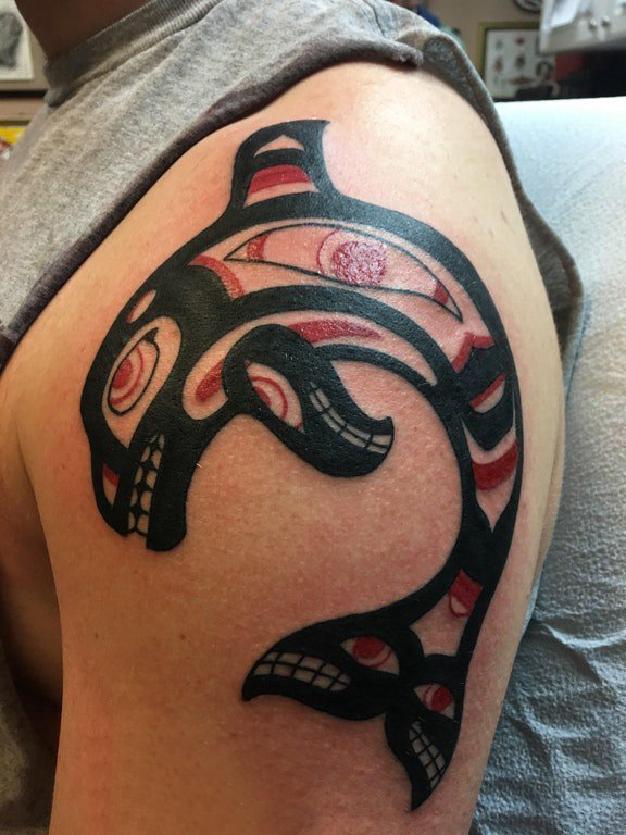 点击大图看下一张：大臂纹身图 男生大臂上凶猛的鲨鱼纹身图片