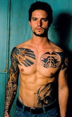 点击大图看下一张：半甲纹身图案 男  男生手臂上彩绘的半甲纹身图片