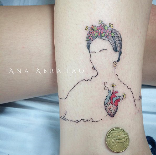 点击大图看下一张：国际纹身明星  多款设计独特的弗里达卡萝纹身图案