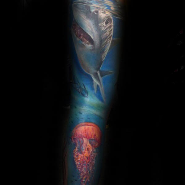 点击大图看下一张：鲨鱼纹身图  凶猛霸气的鲨鱼纹身图案