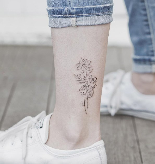 点击大图看下一张：植物纹身  弥漫着清新气息的植物纹身图案