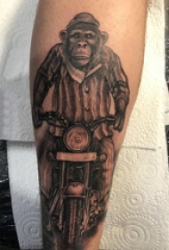 纹身猴子  男生手臂上黑灰的猴子纹身图片