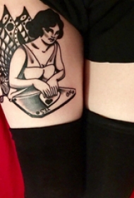 人物肖像纹身图片 女生大腿上素描的人物肖像纹身图片