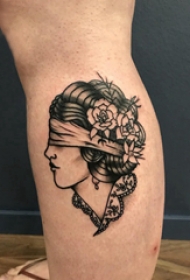 人物肖像纹身图片 女生小腿上黑灰的人物肖像纹身图片
