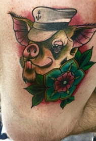 大腿纹身男 男生大腿上花朵和猪纹身图片