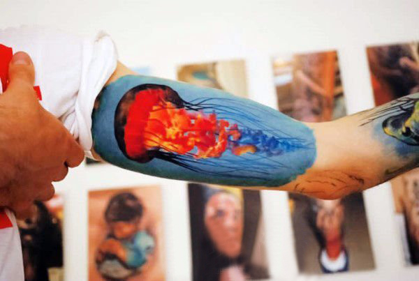 点击大图看下一张：水母纹身图案  彩色斑斓的水母纹身图案
