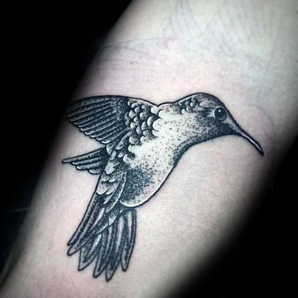 点击大图看下一张：纹身鸟  轻巧可爱的蜂鸟纹身图案