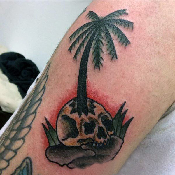 点击大图看下一张：棕榈树纹身图案   绿意盎然的棕榈树纹身图案