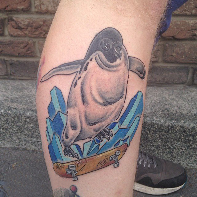 点击大图看下一张：企鹅纹身图  十分可爱的企鹅纹身图案