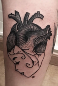 欧美小腿纹身 女生小腿上心脏和人物拼接纹身图片