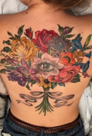 纹身图案花朵  女生后背上彩绘的花朵纹身图片