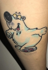 纹身卡通 女生大腿上彩色的小白熊纹身图片