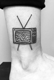 几何 纹身图案  迷你却百变的电视纹身图案