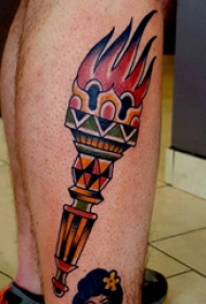 火的纹身图案   男生小腿上彩绘的火纹身图片