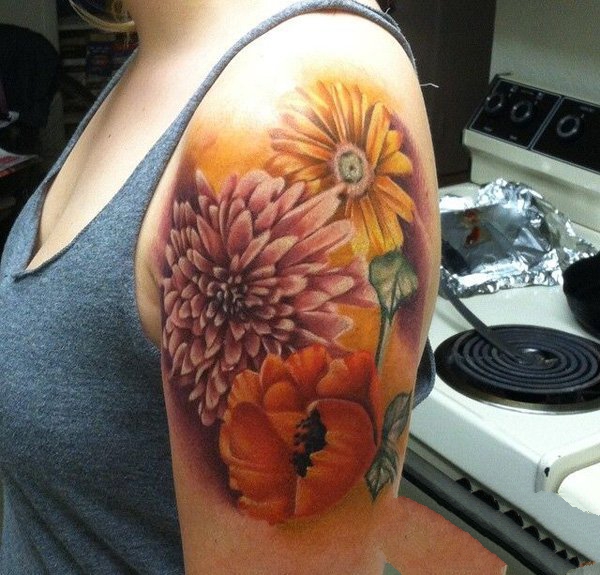 点击大图看下一张：纹身菊花图案   绚丽绽放的菊花纹身图案