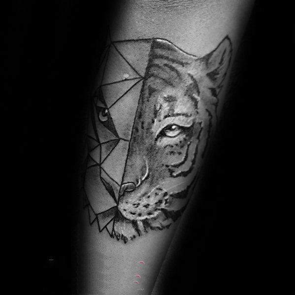 点击大图看下一张：老虎头纹身图案  用以几何设计的老虎头纹身图案
