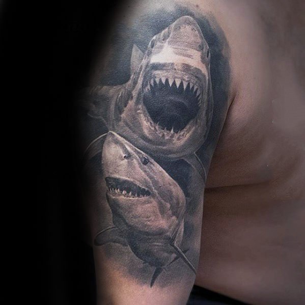 点击大图看下一张：鲨鱼纹身图  凶猛的鲨鱼纹身图案