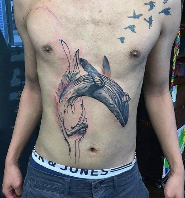 点击大图看下一张：纹身鲸鱼  设计巧妙的鲸鱼纹身图案