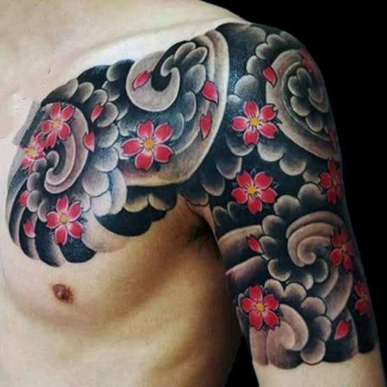 点击大图看下一张：樱花纹身   风格百变的樱花纹身图案