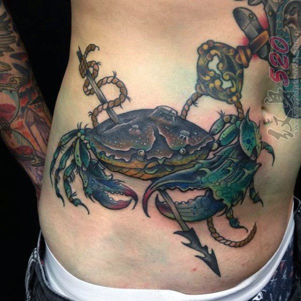 点击大图看下一张：螃蟹纹身图案  张牙舞爪的螃蟹纹身图案