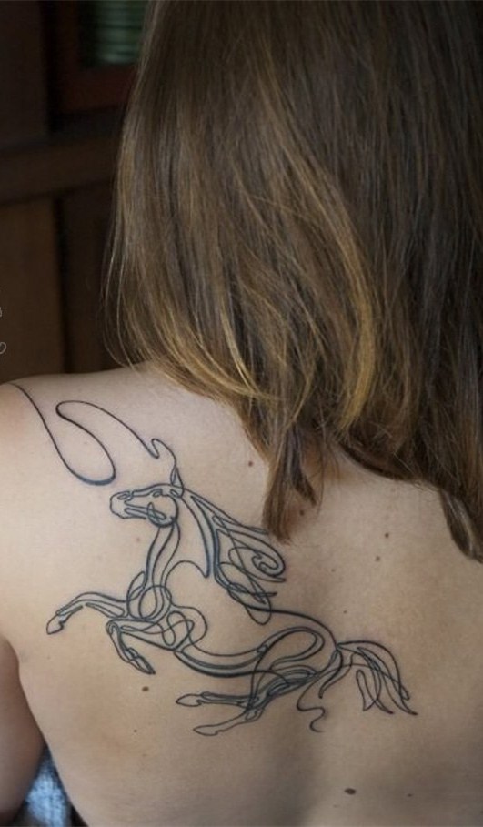 点击大图看下一张：马 纹身   飞奔疾驰的骏马纹身图案