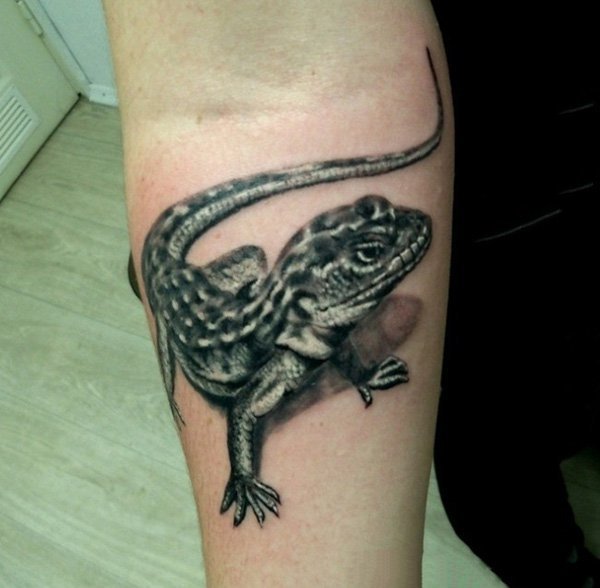 点击大图看下一张：蜥蜴纹身图案  机灵活泼的蜥蜴纹身图案