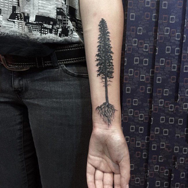 点击大图看下一张：纹身树枝  枝繁叶茂的树枝纹身图案