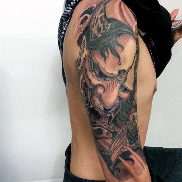 点击大图看下一张：日本武士 纹身   色调暗沉的日本武士纹身图案