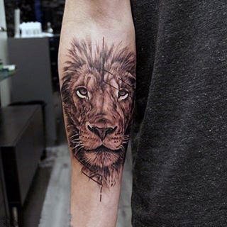 点击大图看下一张：狮子王纹身  霸气而又生动的狮子王纹身图案