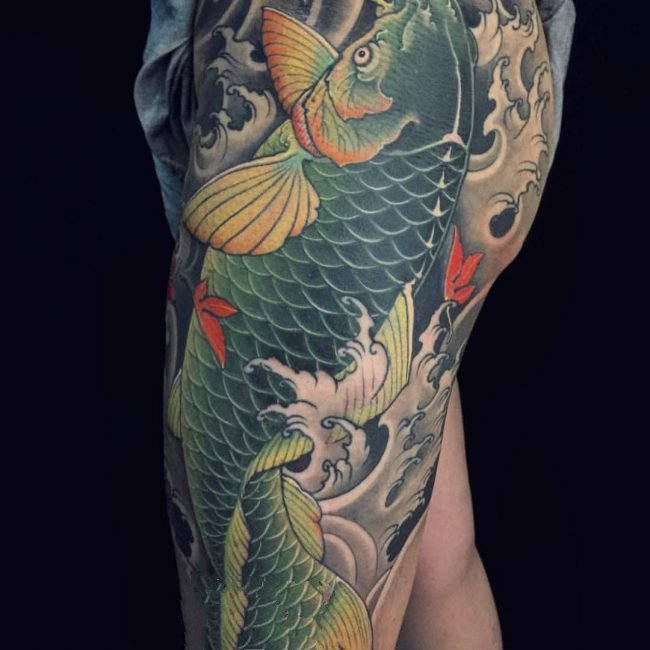 点击大图看下一张：纹身锦鲤图案   色彩绚丽的锦鲤纹身图案
