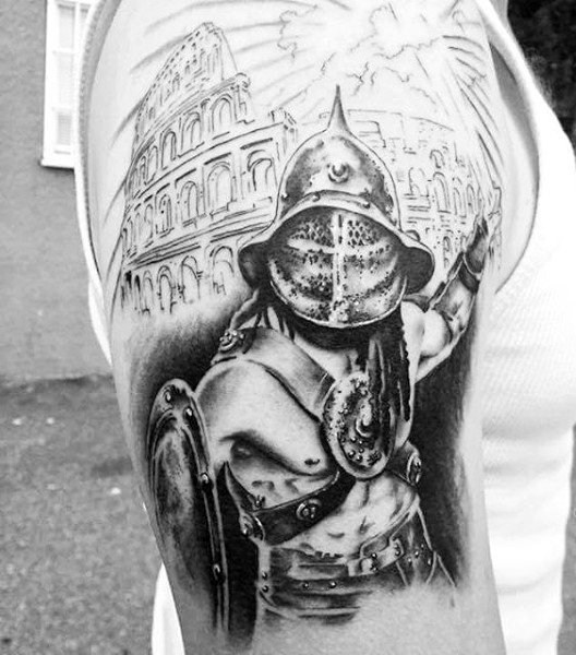 点击大图看下一张：铁血战士纹身   凛然伟岸的铁血战士纹身图案
