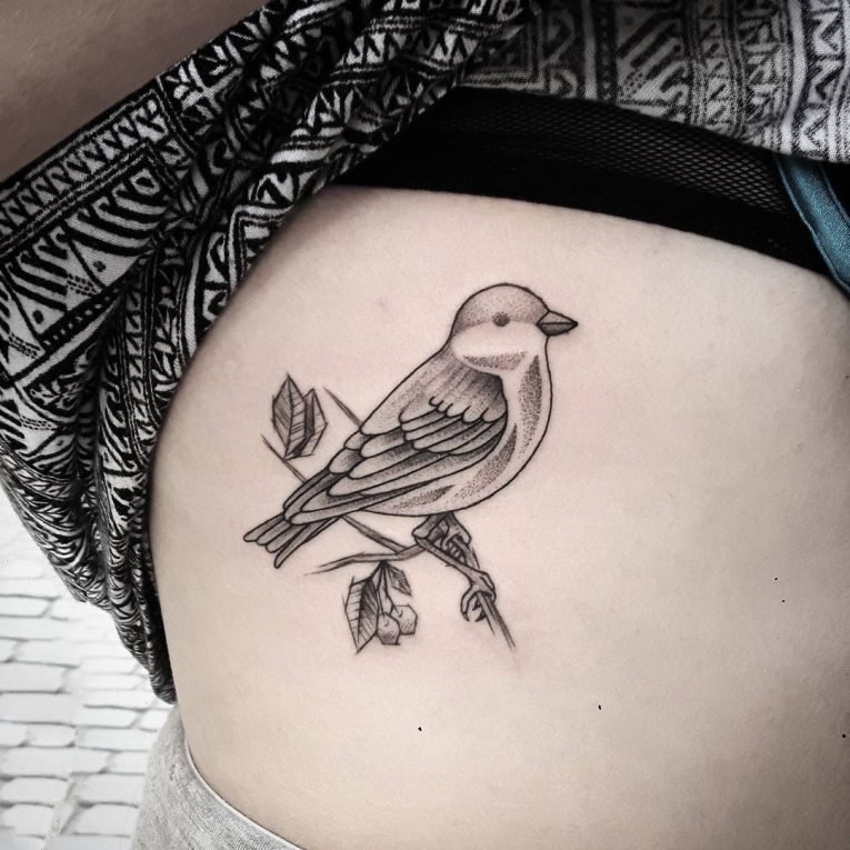 点击大图看下一张：纹身鸟  羽翼丰满的鸟纹身图案