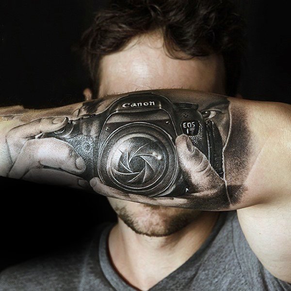 点击大图看下一张：纹身相机    承载记忆的相机纹身图案