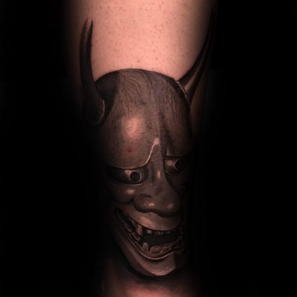 点击大图看下一张：日本鬼面具纹身  凶神恶煞的日本鬼面具纹身图案