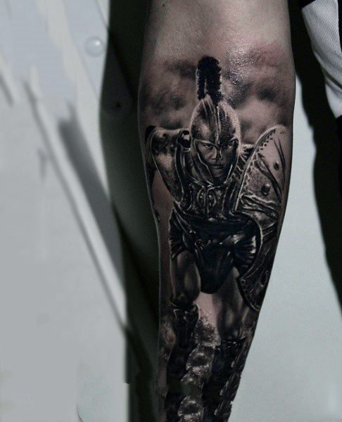 点击大图看下一张：铁血战士纹身   气宇轩昂的铁血战士纹身图案